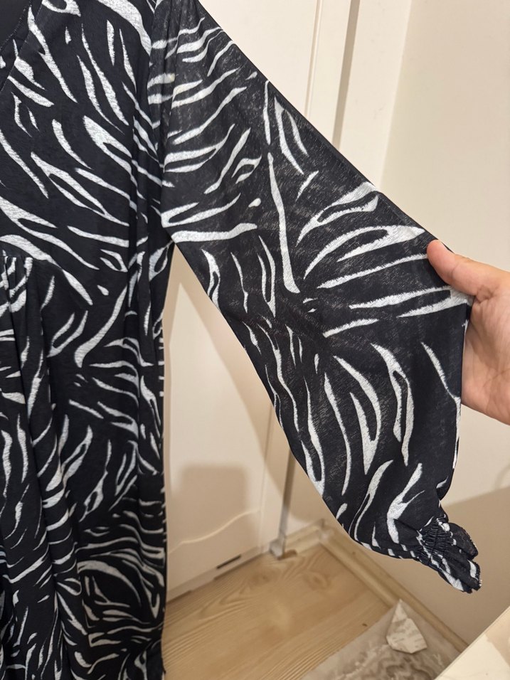 Zebra Desenli Uzun Kollu Hamile elbisesi - Görsel 2