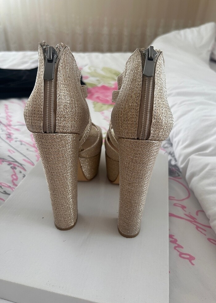 Kalın topuk ayakkabı - Görsel 2