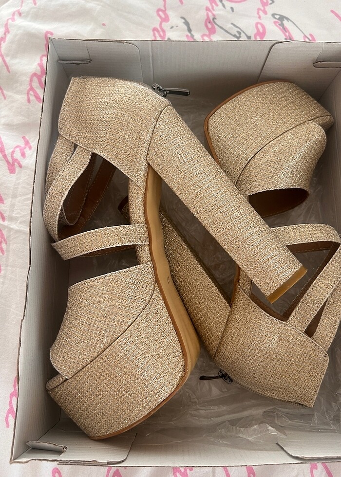 Kalın topuk ayakkabı - Görsel 4