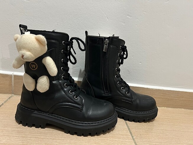 33 Beden siyah Renk Kız çocuk bot