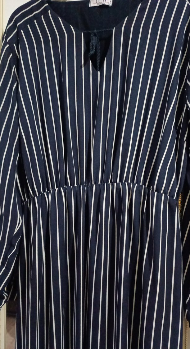 Çizgili V Yaka Uzun Kadın Elbise - Görsel 2