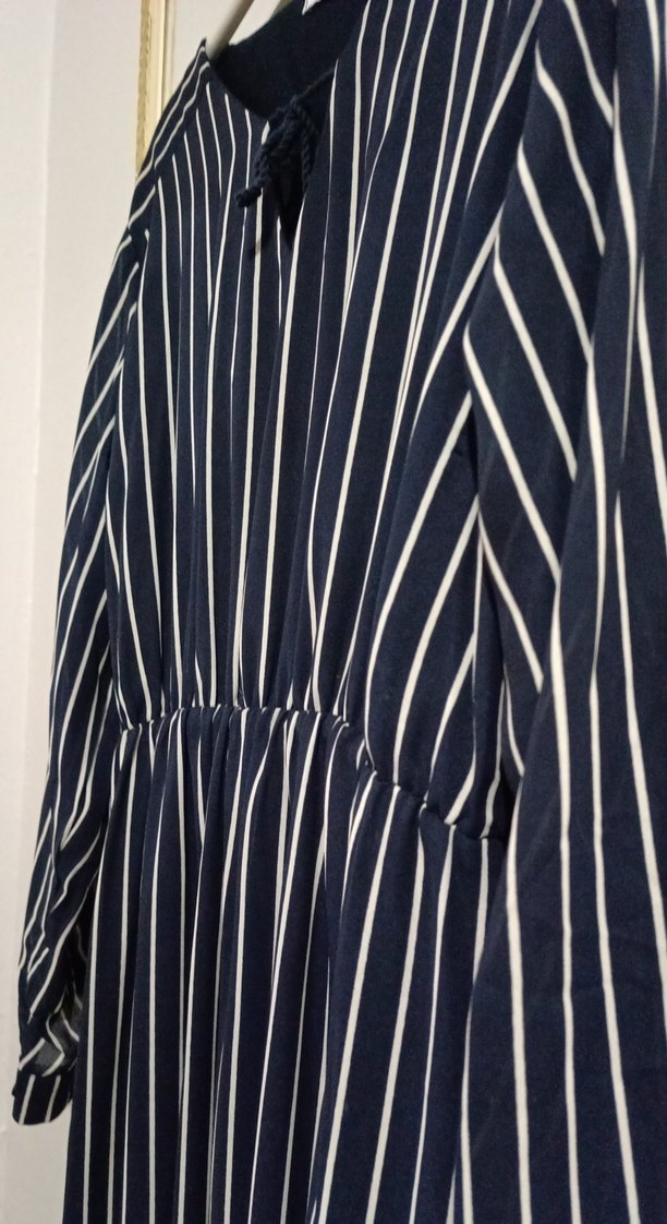 Çizgili V Yaka Uzun Kadın Elbise - Görsel 3