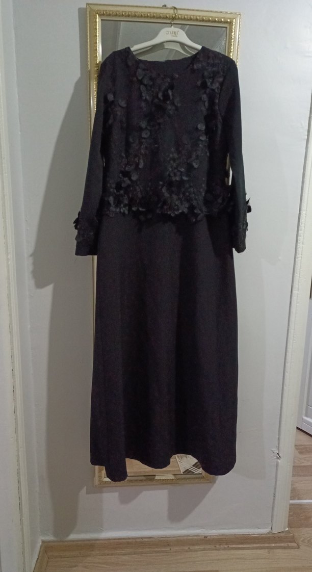 Uzun Siyah Gotik Nakışlı Kadın Elbise - Görsel 2