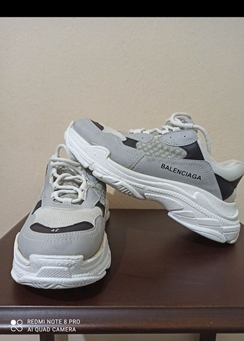 Balenciaga 42