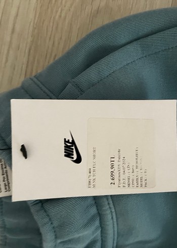 s Beden Nike Tech Fleece şort