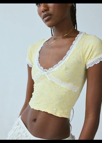 Bershka dantelli crop