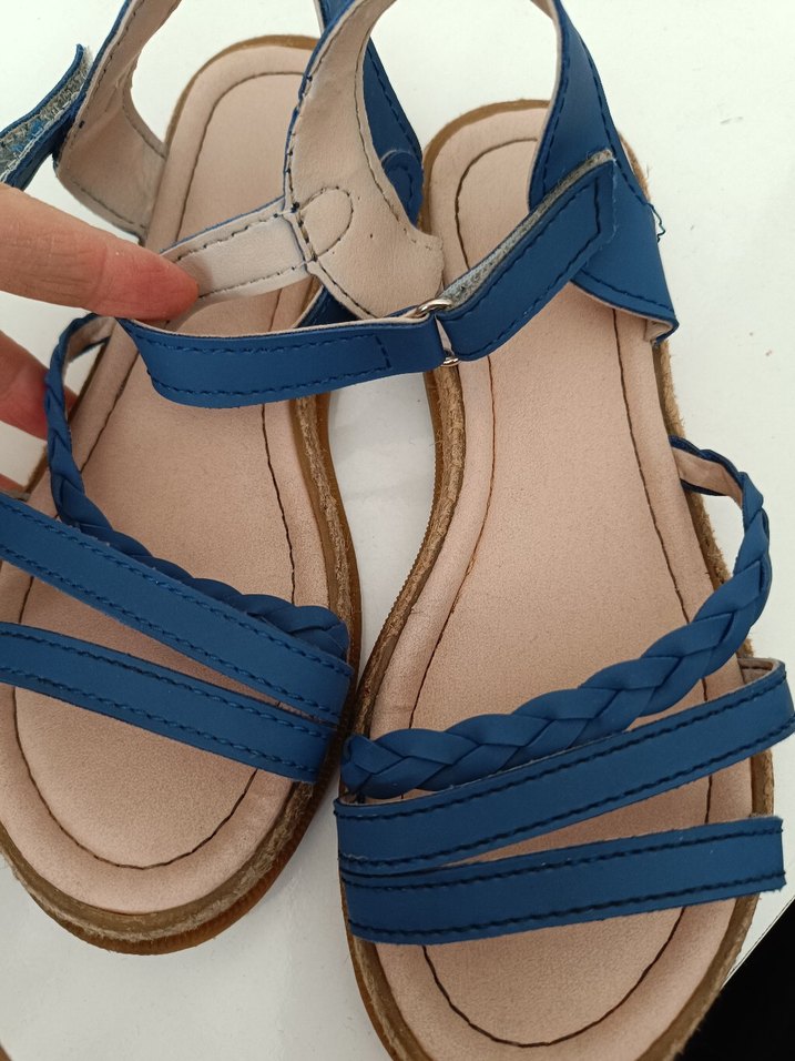 Mavi Parlak Tokalı Kız Sandalet - Görsel 4