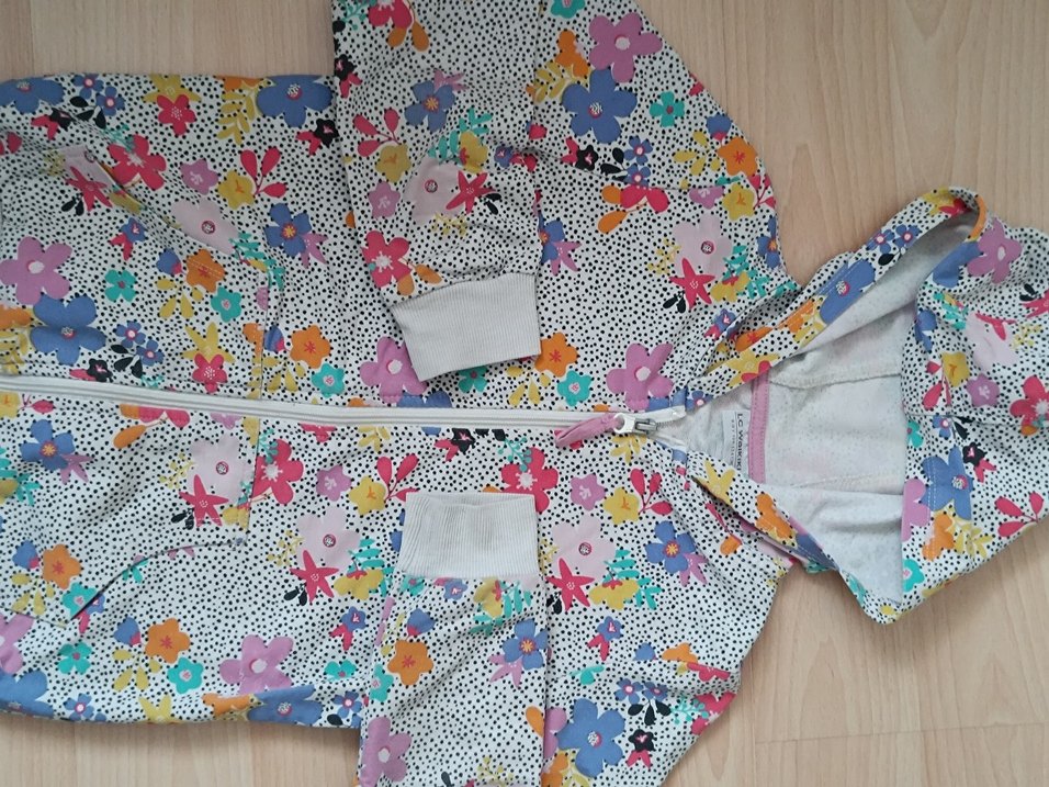 LCW Çiçek Desenli Kapüşonlu Kız Sweatshirt - Görsel 4