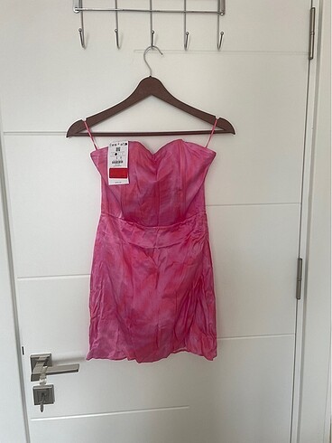 Bershka pembe barbie elbise