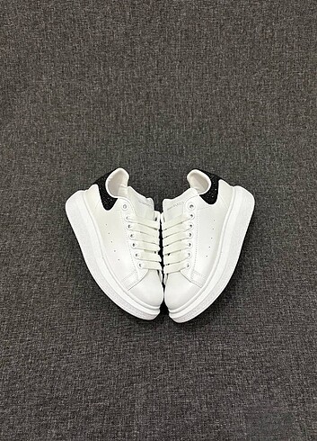 Alexander McQueen Alexander McQuenn Taşlı