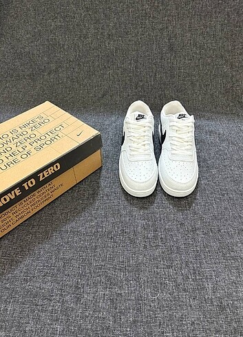 42 Beden Nike Court Vision