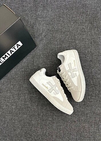 39 Beden beyaz Renk Premiata
