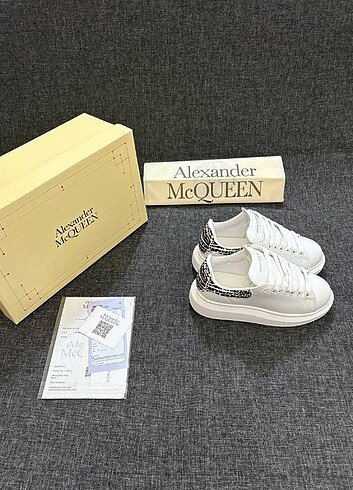 38 Beden Alexander McQuenn