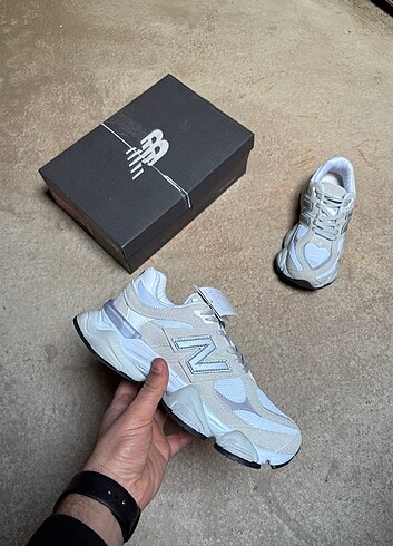 New Balance 9060