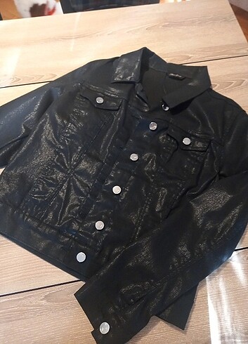 Mavi jeans siyah ceket