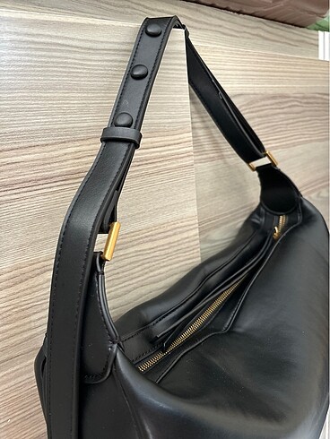 Zara Siyah Kol Çantası