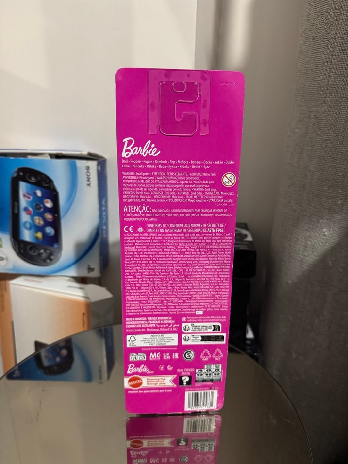 Barbie yarış arabası sürücüsü - Görsel 2