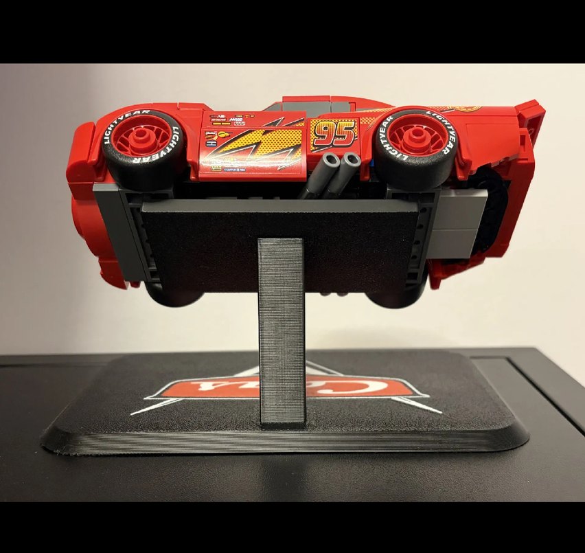 Lego Şimşek McQueen lego standı - Görsel 3