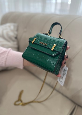 Guess Zincir Detaylı Parlak Yeşil Deri Kadın Çanta - Görsel 2