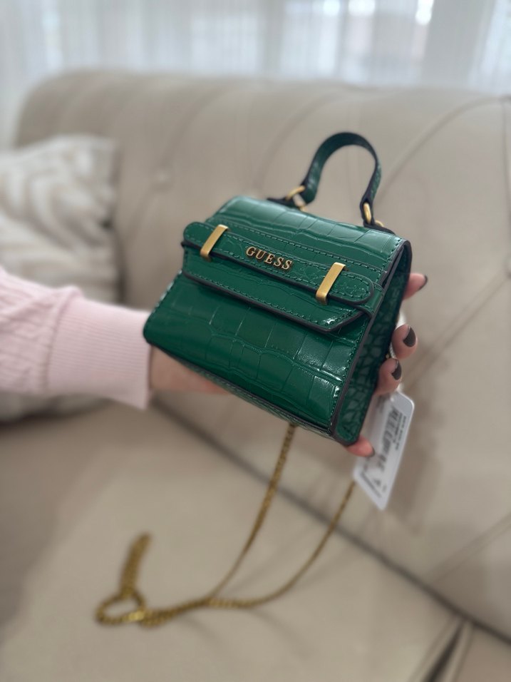 Guess Zincir Detaylı Parlak Yeşil Deri Kadın Çanta - Görsel 2