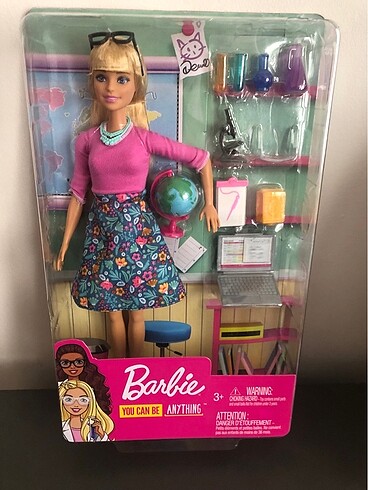 Barbie öğretmen bebek