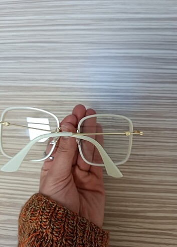 Krem rengi gözlük  - Görsel 2