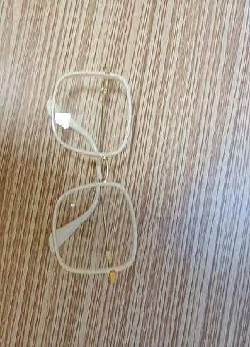 Krem rengi gözlük  - Görsel 3