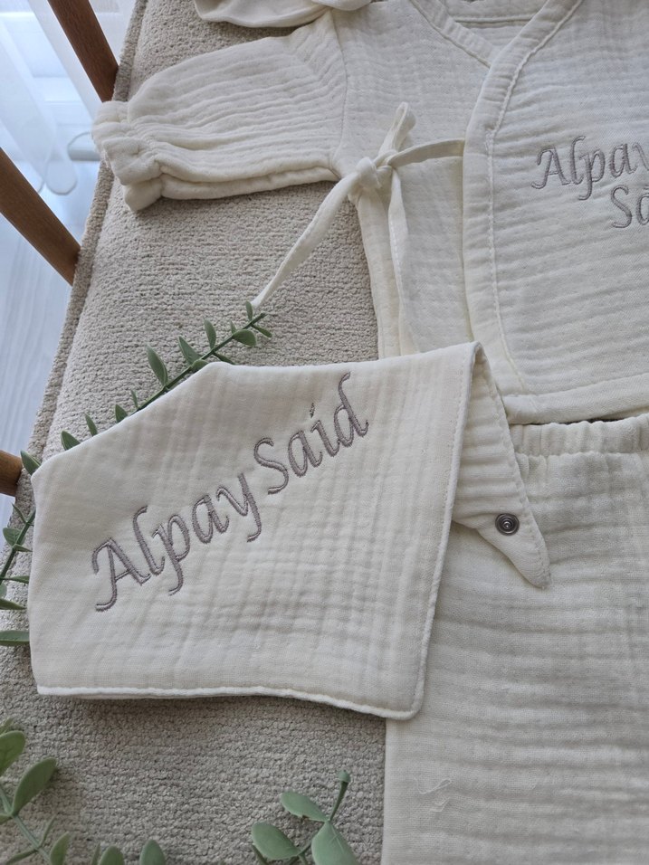 pamuk müslin isim nakışlı hastane çıkış 4lü set - Görsel 3