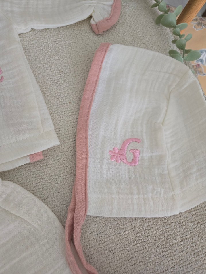 İnce müslin isim Nakışlı Biyeli hastane çıkış seti - Görsel 2