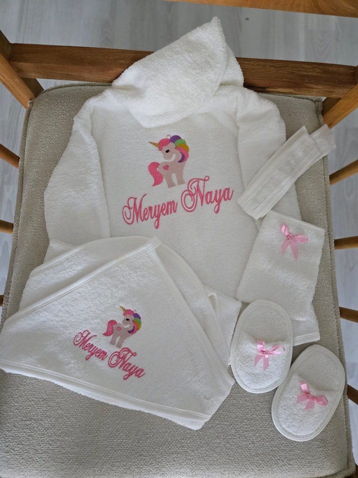 bebek ve cocuk 1-3 yaş isim nakışlı Bornoz Seti - Görsel 3