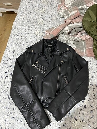 s Beden pull and bear deri ceket