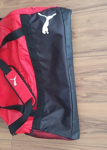 Kırmızı Fermuarlı Erkek Spor Çantası - Görsel 3