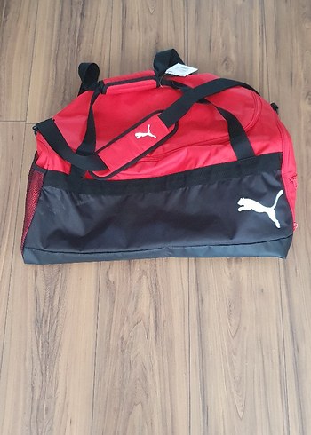 Kırmızı Fermuarlı Erkek Spor Çantası - Görsel 4