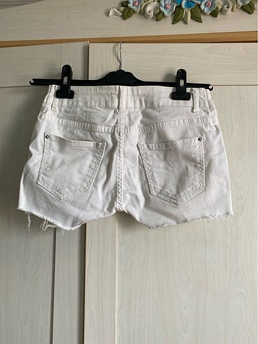 Beyaz Mini Kot Şort - Görsel 3