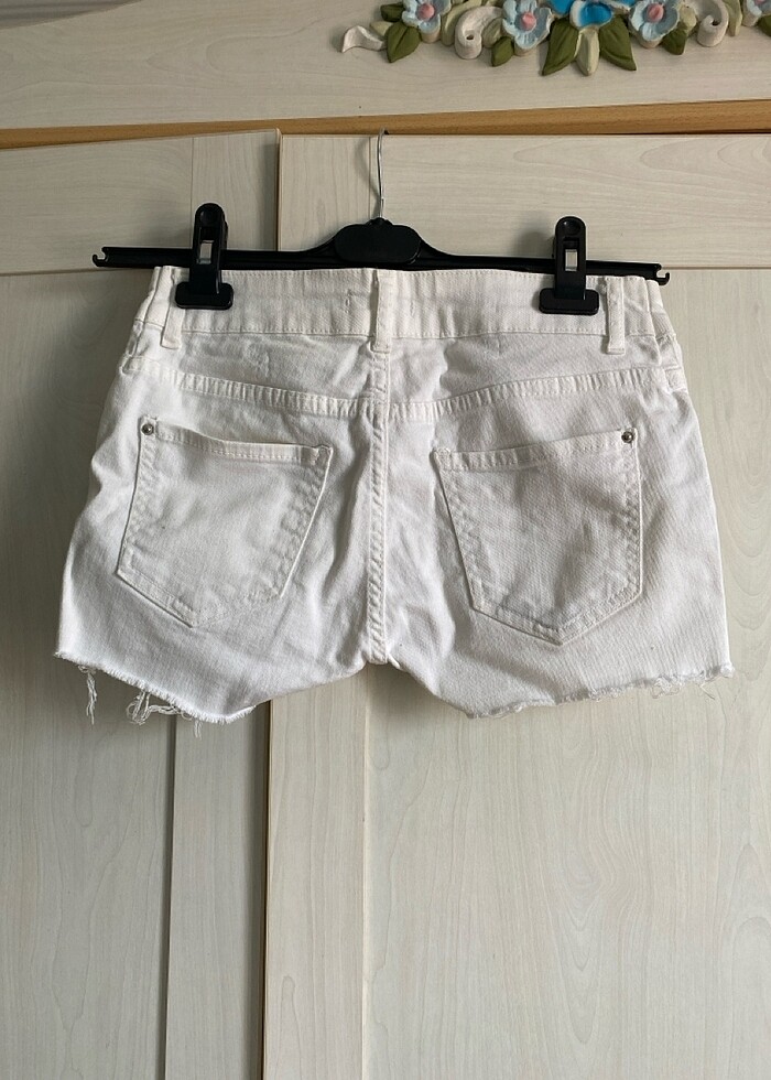 Beyaz Mini Kot Şort - Görsel 3