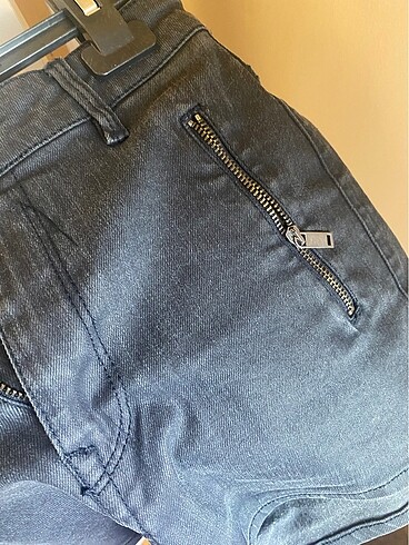 Eskitme görünümlü şort - Görsel 3