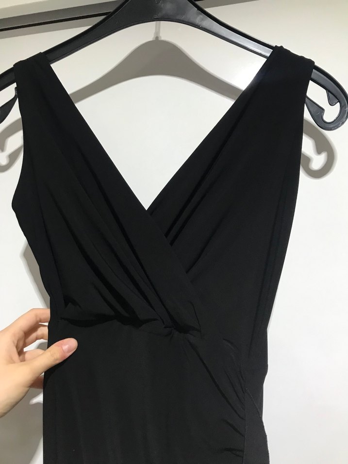 Siyah V Yakalı Drapeli Uzun Kadın Elbise - Görsel 4