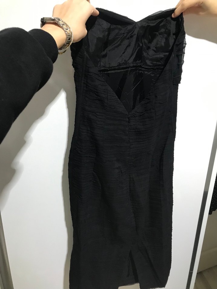 Straplez Siyah Piliseli Midi Elbise - Görsel 2