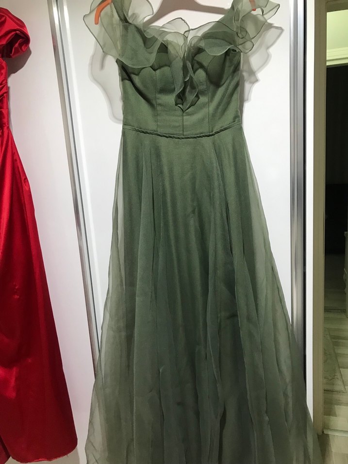 Fırfırlı Straplez Uzun Yeşil Abiye Elbise - Görsel 2