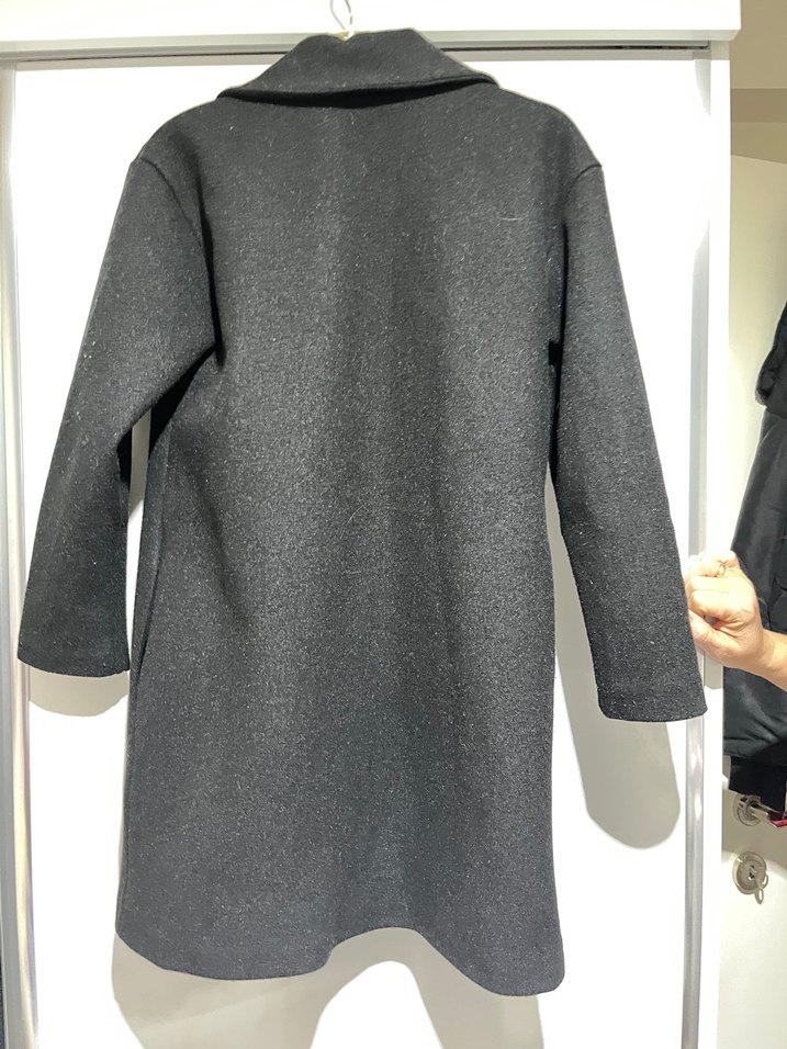 Siyah Düğmeli Kaban - Görsel 3