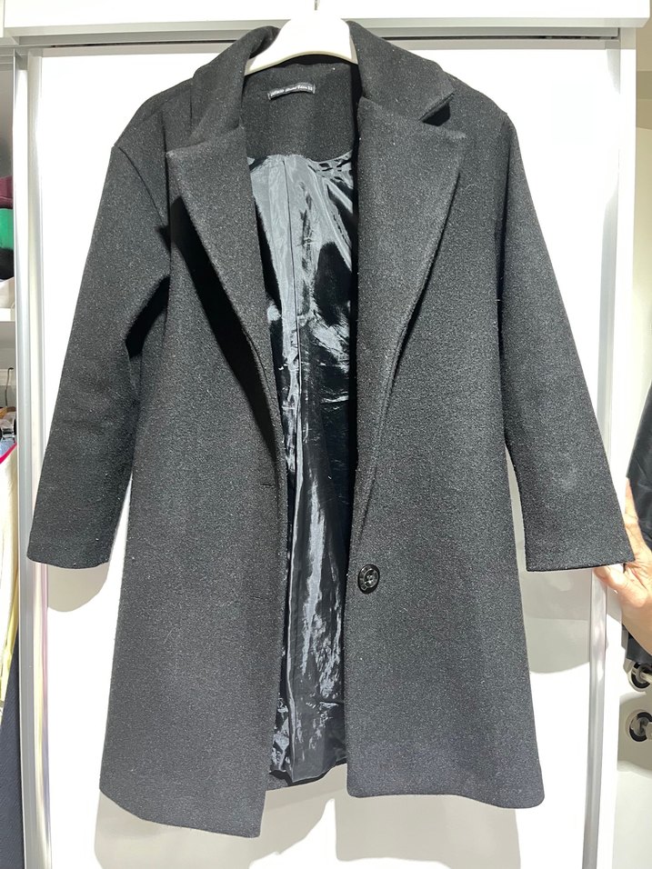 Siyah Düğmeli Kaban - Görsel 2