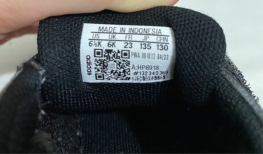 23 Beden siyah Renk Adidas çocuk ayakkabı
