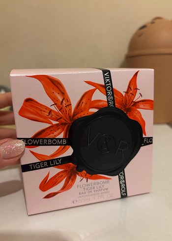 Viktor&Rolf Flowerbomb Tiger Lily Kadın Parfümü - Görsel 2