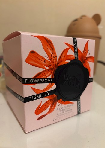 Viktor&Rolf Flowerbomb Tiger Lily Kadın Parfümü - Görsel 3