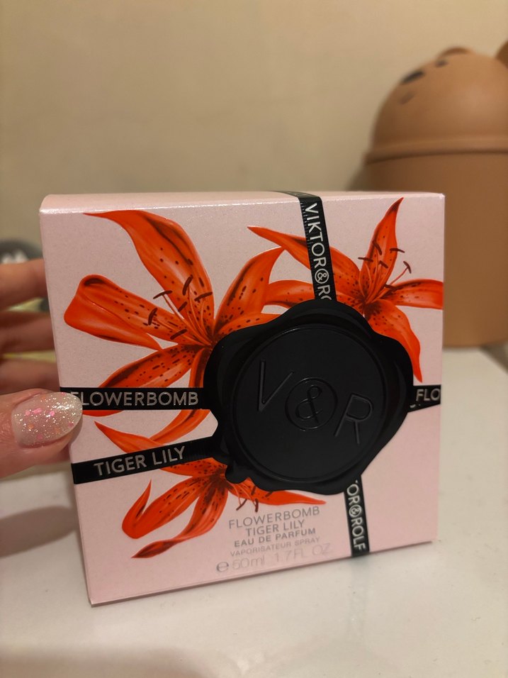 Viktor&Rolf Flowerbomb Tiger Lily Kadın Parfümü - Görsel 2