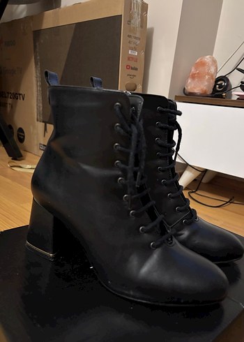 Siyah Deri  Kadın Botu - Görsel 3