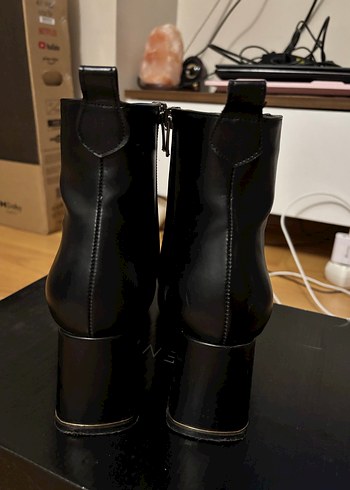 Siyah Deri  Kadın Botu - Görsel 4