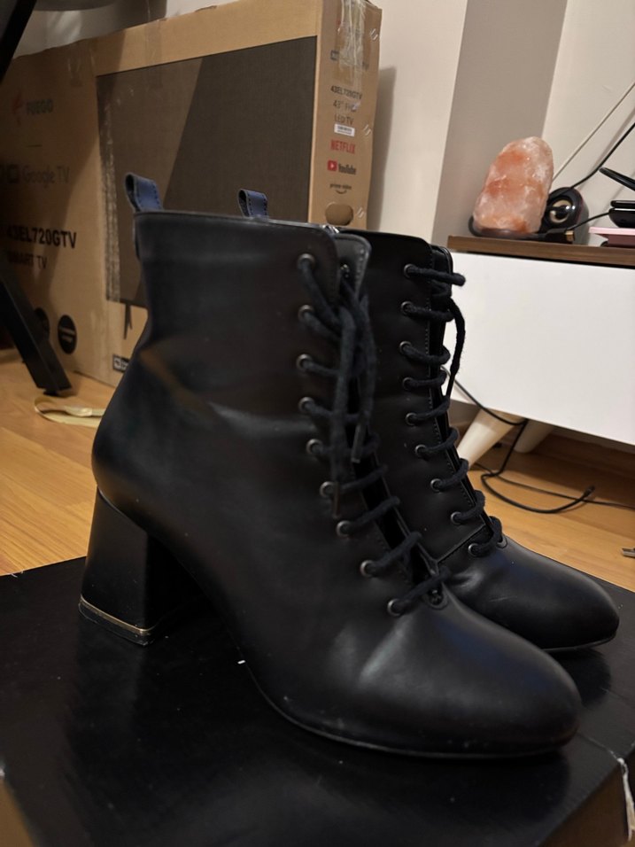 Siyah Deri  Kadın Botu - Görsel 3