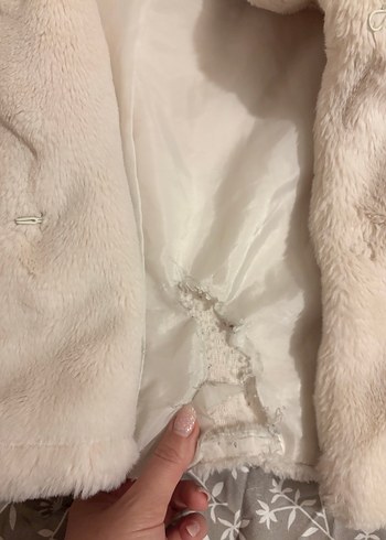 Kadın Beyaz Midi Uzunlukta Kürk Detaylı Mont - Görsel 5