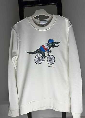 Lacoste sweatshirt